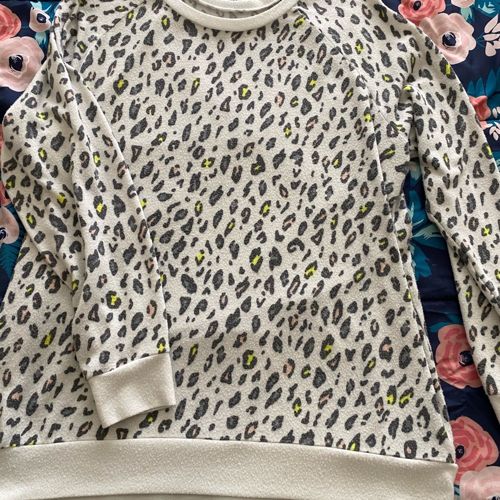 TORRID - SIZE 2 - SUPER SOFT FUZZY CHEETAH SWEATER